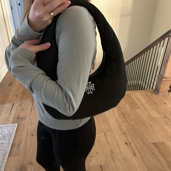 Tory Burch Britten Nylon Puffy Shoulder Bag Black Silver - Picture 9 of 13